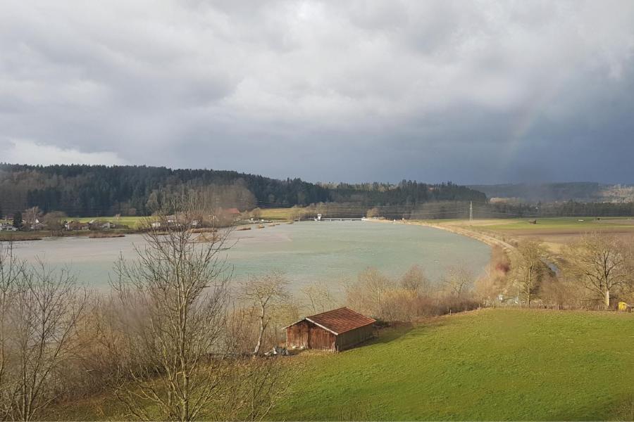 Stille X Weite - Hochwertige Wohnung Mit See-Panorama Kronburg 外观 照片